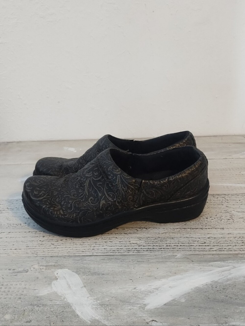 Klogs Clogs Women's Nursing Paisley Print Brown Slip-on U.S.A shoes Sz 6